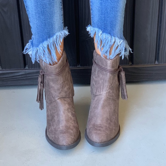 Taupe Distressed Tassel Block Heel Ankle Bootie - Picture 4 of 8